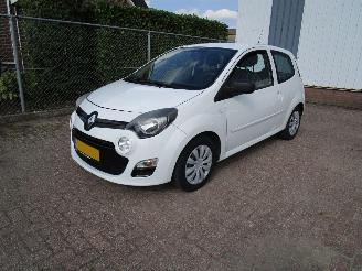 krockskadad bil auto Renault Twingo Airco Radio/CD 2012/10
