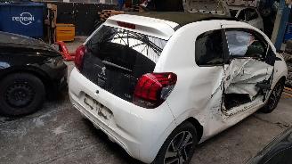 Peugeot 108 1.0 e-VTI Allure Top! picture 4