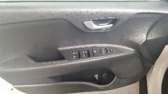 Kia Stonic 1.0i T-GDi 12V ECO-DYNAMICS+ SUV  HYBRID 998CC 74KW 101PK picture 8