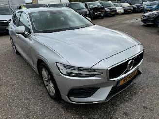 Vrakbiler auto Volvo V-60 2.0 D4 Momentum AUTOMAAT BJ 2018 291196 KM 2018/10