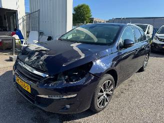 skadebil auto Peugeot 308 SW 1.6 BlueHDI Blue Lease Executive Pack 2015/11
