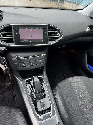 Peugeot 308 1.2 PureTech Allure AUTOMAAT picture 11