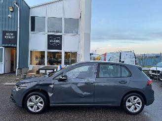 Volkswagen Golf 1.0 eTSI Life AUTOMAAT picture 2