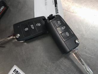 Coche siniestrado Volkswagen Polo Polo VI (AW1), Hatchback 5-drs, 2017 1.0 TSI 12V 2019/4