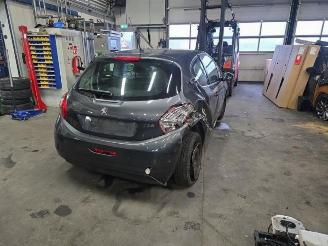 Uttjänta bilar auto Peugeot 208 208 I (CA/CC/CK/CL), Hatchback, 2012 / 2019 1.2 Vti 12V PureTech 82 2013/7