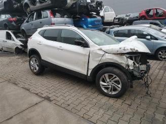 rozbiórka samochody osobowe Nissan Qashqai Qashqai (J11), SUV, 2013 1.2 DIG-T 16V 2015/4