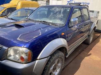 skadebil bedrijf Nissan Navara Navara  no papers engine defect 2002/1