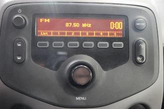 Peugeot 108 108, Hatchback, 2014 1.0 12V VVT-i picture 15