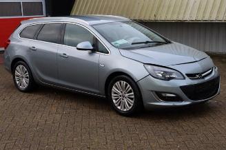 Vrakbiler auto Opel Astra Astra J Sports Tourer (PD8/PE8/PF8), Combi, 2010 / 2015 1.7 CDTi 16V 2013/7