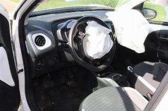 Toyota Aygo Aygo (B40), Hatchback, 2014 1.0 12V VVT-i picture 11