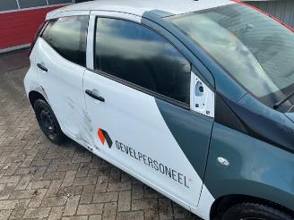 Toyota Aygo Aygo (B40), Hatchback, 2014 1.0 12V VVT-i picture 32