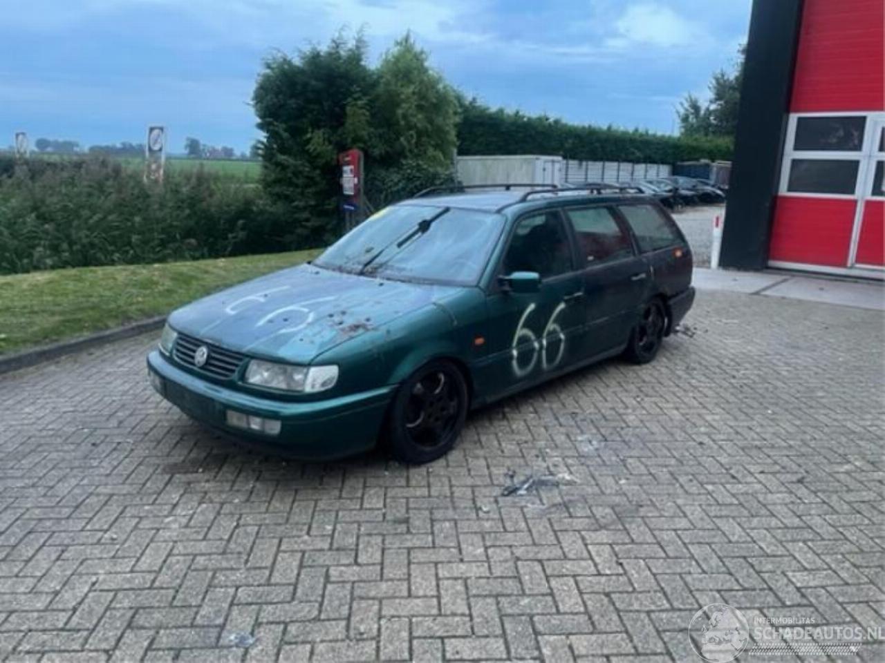 Volkswagen Passat Passat (35I), Sedan, 1988 / 1996 2.8 VR6