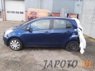 Toyota Yaris Yaris II (P9), Hatchback, 2005 / 2014 1.3 16V VVT-i picture 2