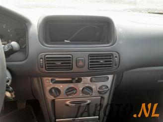 Toyota Corolla Corolla (E11), Sedan, 1997 / 2001 1.6 16V picture 13
