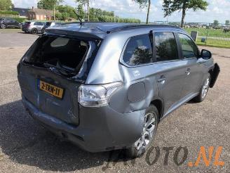 Mitsubishi Outlander Outlander (GF/GG), SUV, 2012 2.0 16V PHEV 4x4 picture 4