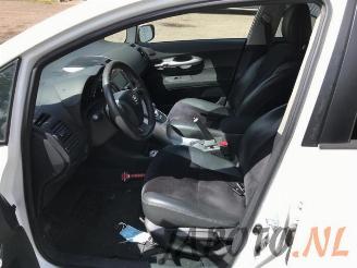 Toyota Auris Auris (E15), Hatchback, 2006 / 2012 1.8 16V HSD Full Hybrid picture 9