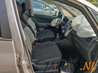 Kia Venga Venga, MPV, 2010 / 2019 1.4 CVVT 16V picture 9