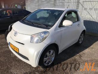 Toyota iQ iQ, Hatchback 3-drs, 2009 / 2015 1.0 12V VVT-i picture 1