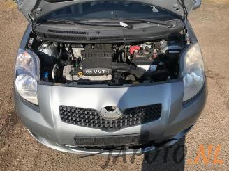 Toyota Yaris Yaris II (P9), Hatchback, 2005 / 2014 1.3 16V VVT-i picture 16