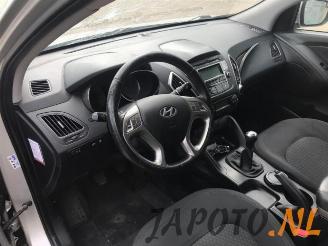 Hyundai Ix35 iX35 (LM), SUV, 2009 / 2015 2.0 16V picture 10