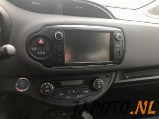 Toyota Yaris Yaris III (P13), Hatchback, 2010 / 2020 1.5 16V Hybrid picture 14