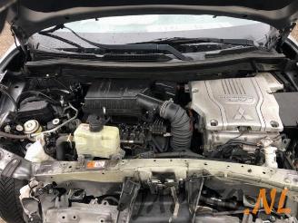 Mitsubishi Outlander Outlander (GF/GG), SUV, 2012 2.0 16V PHEV 4x4 picture 14