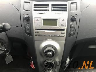 Toyota Yaris Yaris II (P9), Hatchback, 2005 / 2014 1.3 16V VVT-i picture 10