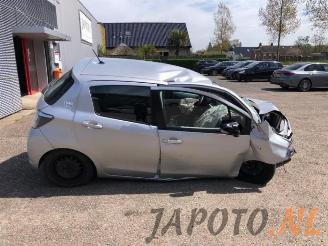 Toyota Yaris Yaris III (P13), Hatchback, 2010 / 2020 1.5 16V Hybrid picture 6
