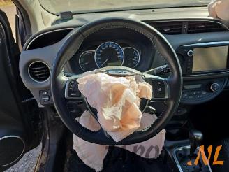 Toyota Yaris Yaris III (P13), Hatchback, 2010 / 2020 1.5 16V Hybrid picture 11