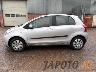 Toyota Yaris Yaris II (P9), Hatchback, 2005 / 2014 1.3 16V VVT-i picture 2