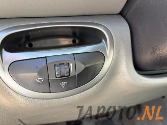 Hyundai Santa Fe Santa Fe I, SUV, 2000 / 2006 2.0 16V 4x2 picture 13