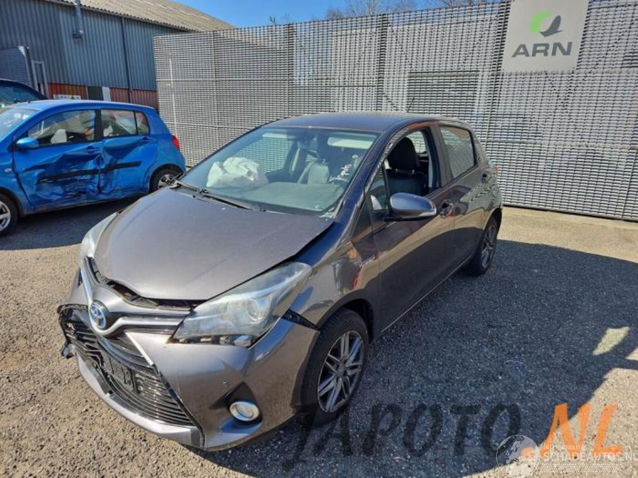 Toyota Yaris Yaris III (P13), Hatchback, 2010 / 2020 1.5 16V Hybrid
