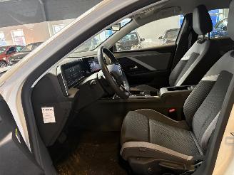 Opel Astra Sports Tourer 1.2 Turbo BTW! NAP! picture 13