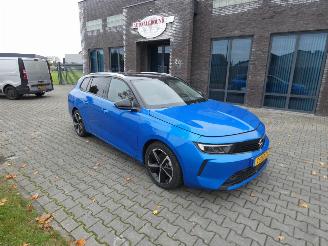 Opel Astra SPORTS TOURER 1.2 Bns Elegance picture 2