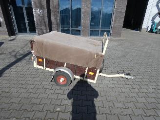 krockskadad bil aanhanger -  merk onbekend zelfbouw? 1990/1