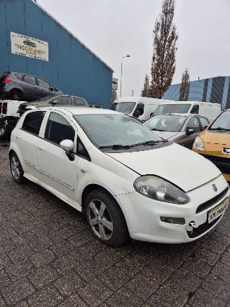 Fiat Punto III (199) Hatchback 1.3 JTD Multijet 80 16V (199.B.8000) [59kW] 5-BAK picture 6