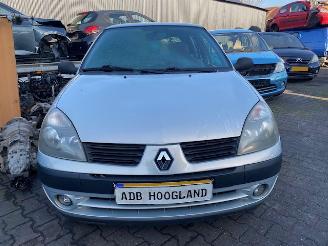 Vrakbiler auto Renault Clio II (BB/CB) Hatchback 1.4 16V (K4J-710) [72kW] 5-BAK 2004/1