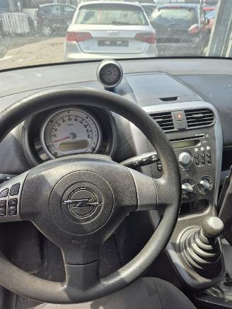 Opel Agila (B) MPV 1.0 12V ecoFLEX (K10B(Euro 4; Euro 5)) [48kW] 5-BAK picture 9