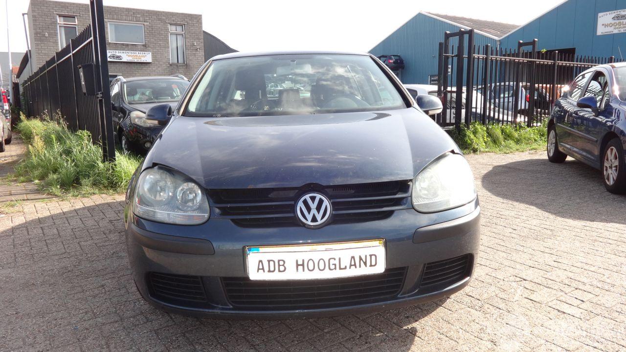 Volkswagen Golf V (1K1) Hatchback 1.6 FSI 16V (BAG) [85kW] 6-BAK