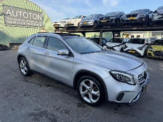 Unfallwagen Mercedes GLA 200 115KW Autom. Pano Clima Navi Premium Plus NAP 2018/4
