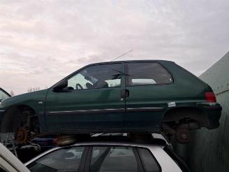 Vrakbiler auto Peugeot 106 106 II, Hatchback, 1996 / 2004 1.1 XN,XR,XT,Accent 2002/6