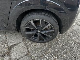 Peugeot 208 1.2  GT picture 14