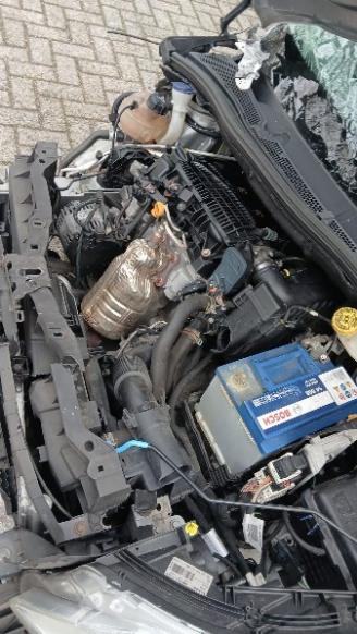 Peugeot 2008 2008 (CU) MPV 1.2 Vti 12V PureTech 82 (EB2F(HMZ)) [60kW]  (03-2013/12-=
2018) picture 11