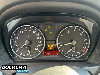 BMW 3-serie 325xi 218PK High Exe 4X4 Leer Automaat Open-Dak Keylss Navigatie picture 18