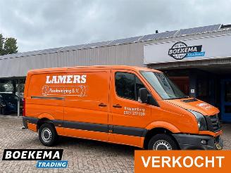 skadebil bedrijf Volkswagen Crafter 35 2.0 TDI 140PK Highline Navi Climate Cruise PDC 2017/3