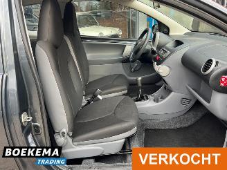 Toyota Aygo 1.0-12V picture 16