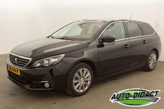 krockskadad bil auto Peugeot 308 SW 1.2 Pano 96KW PureTech Blue Lease 2017/12