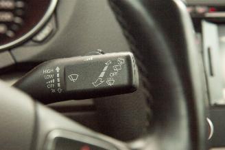 Volkswagen Golf 1.6 TDI Navi picture 15