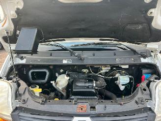 Renault Master 2.5 DCI Bakwagen met kraan GEEN DOCUMENTEN picture 16