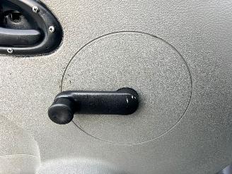 Renault Master 2.5 DCI Bakwagen met kraan GEEN DOCUMENTEN picture 14